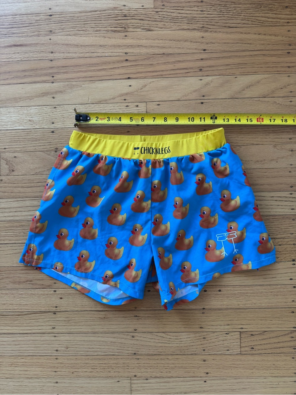 ChicknLegs Chicken Legs Men’s Medium Rubber Ducky Split Shorts Lined Ducks